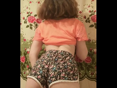 ❤️ سیکسی نوجوان بیب کیمرے پر اپنی شارٹس اتار رہی ہے۔ ️❌  ہم پر  ﹏
